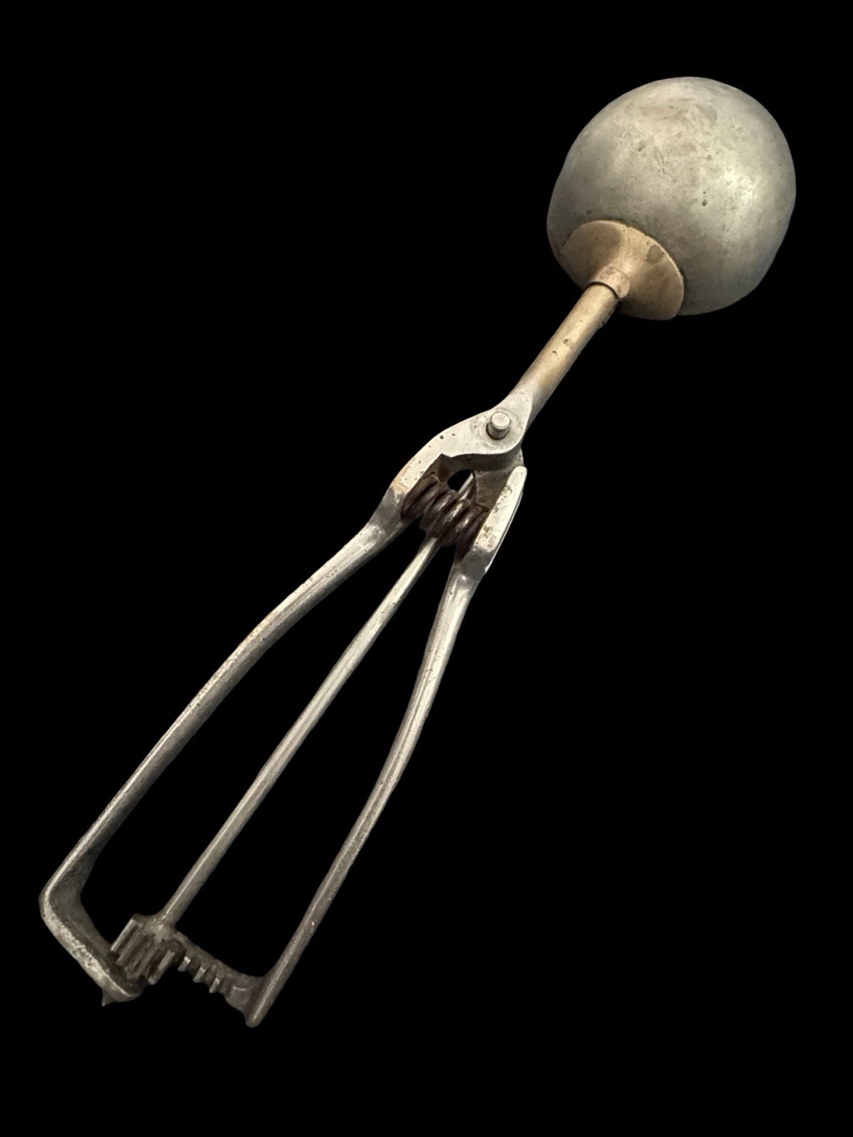 Antique Gilchrist #30 Squeeze Handle Ice Cream Scoop Nickel Over Brass Antique Gilchrist #30 Squeeze Handle Ice Cream Scoop Nickel Over Brass