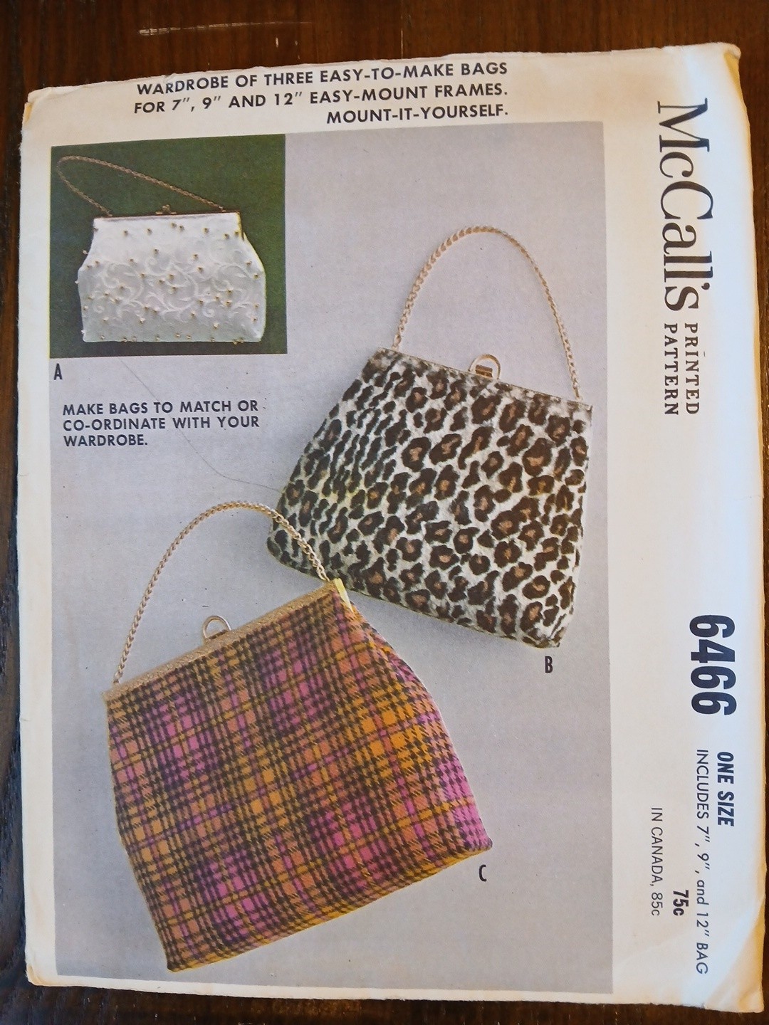 Vintage McCall's pattern # 6466  3 Easy To Make Handbags  dated 1962 UC/FF