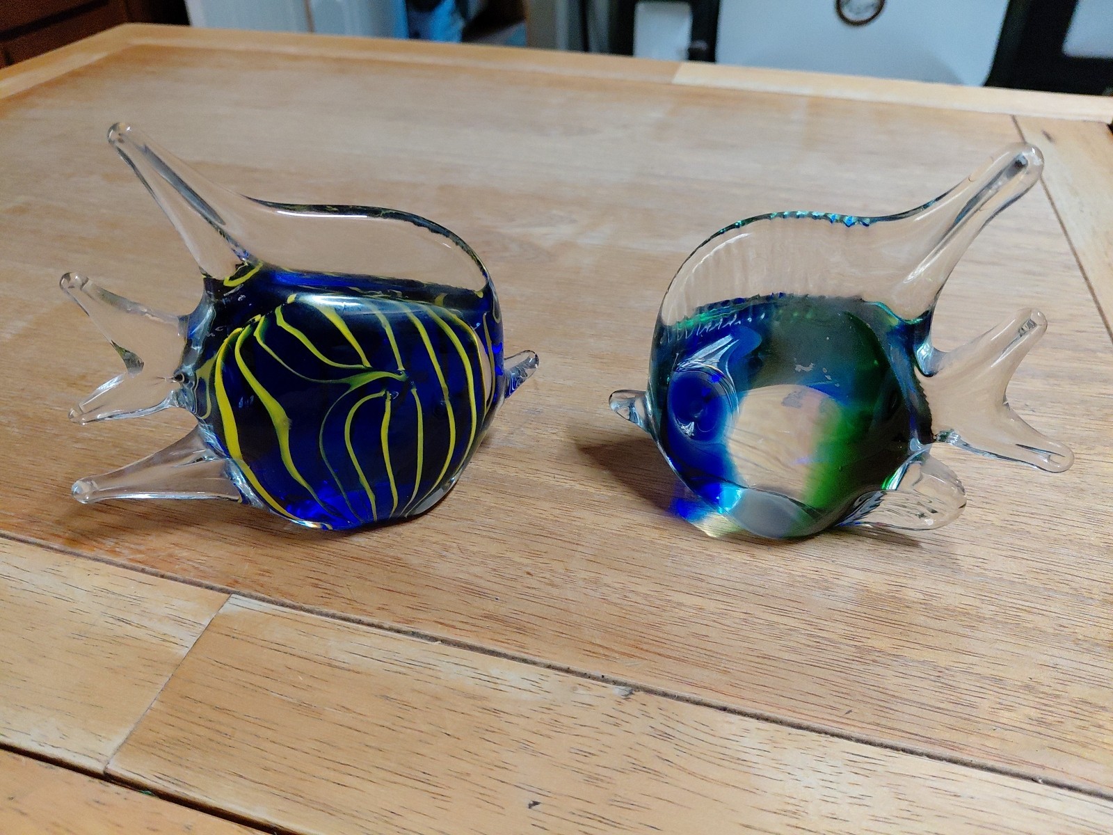 2 Glass Angel Fish Murano Style Nautical Paper Weight Decor Figurine 4.5\ 2 Glass Angel Fish Murano Style Nautical Paper Weight Decor Figurine 4.5\