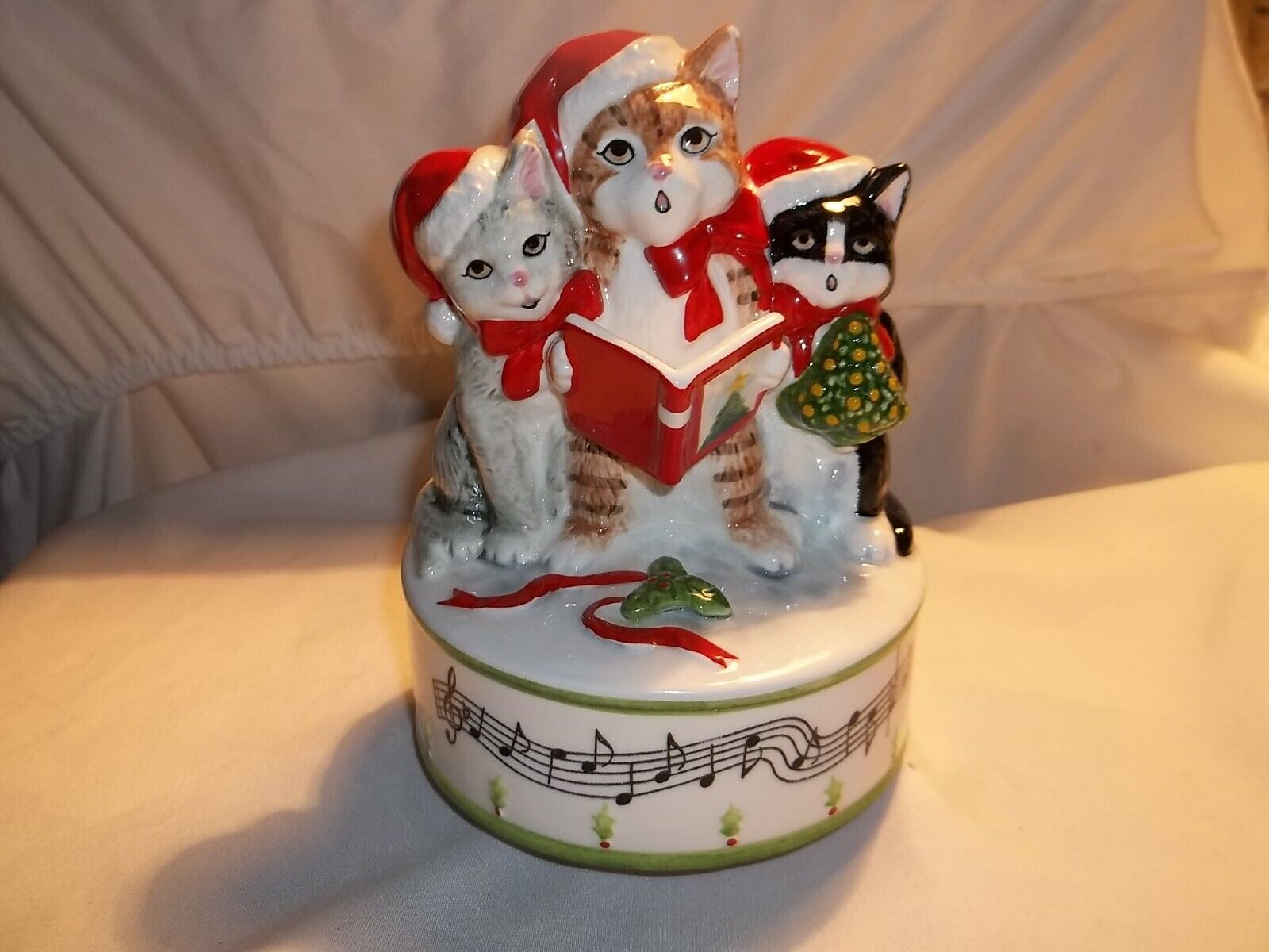 Vintage Schmid Christmas Cats Singing Carols Moving Music Box