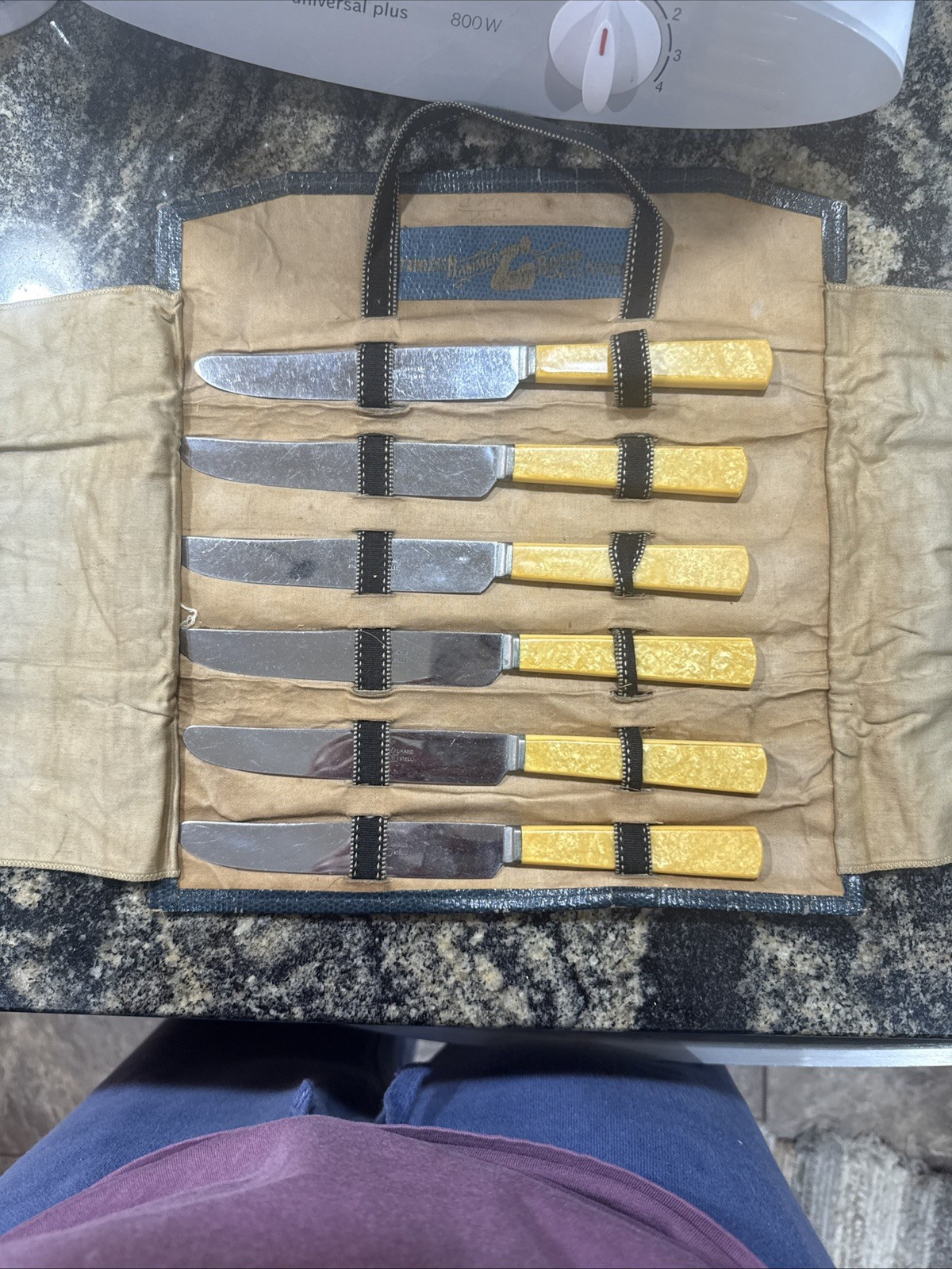 6 Vintage Hammer Brand Knives in Folding Case