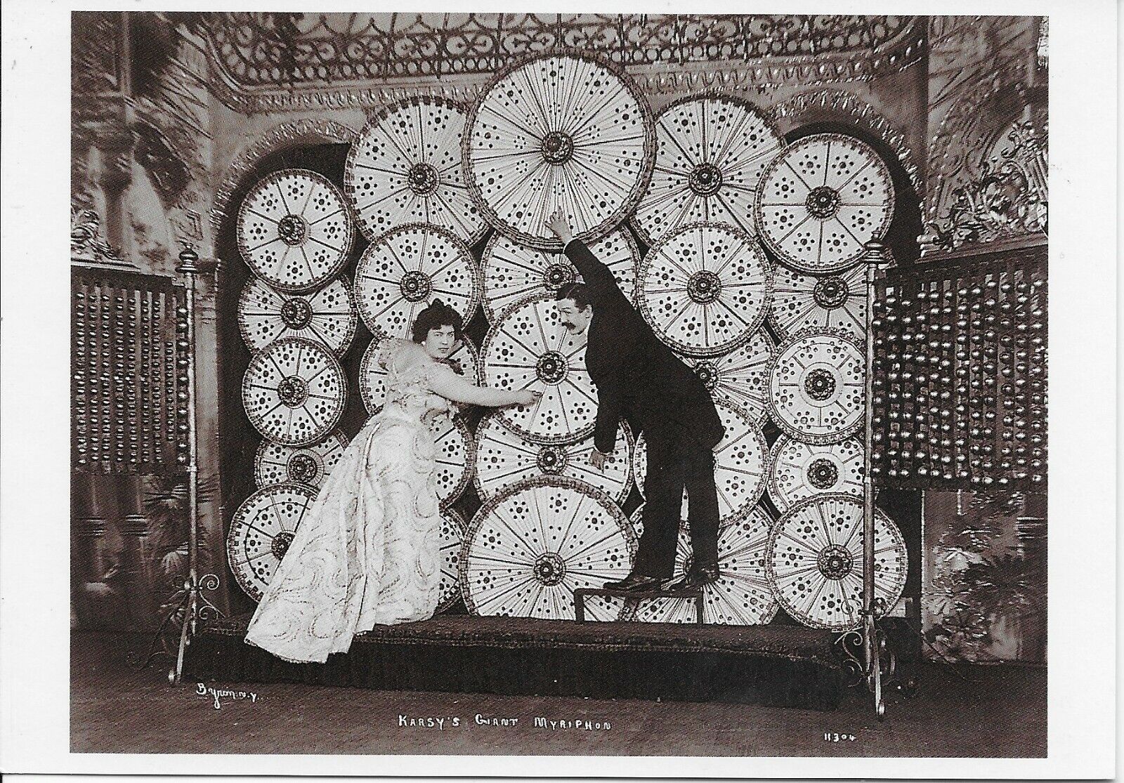 Karsy's Giant Myriphon, New York City, 1901-1902 --POSTCARD