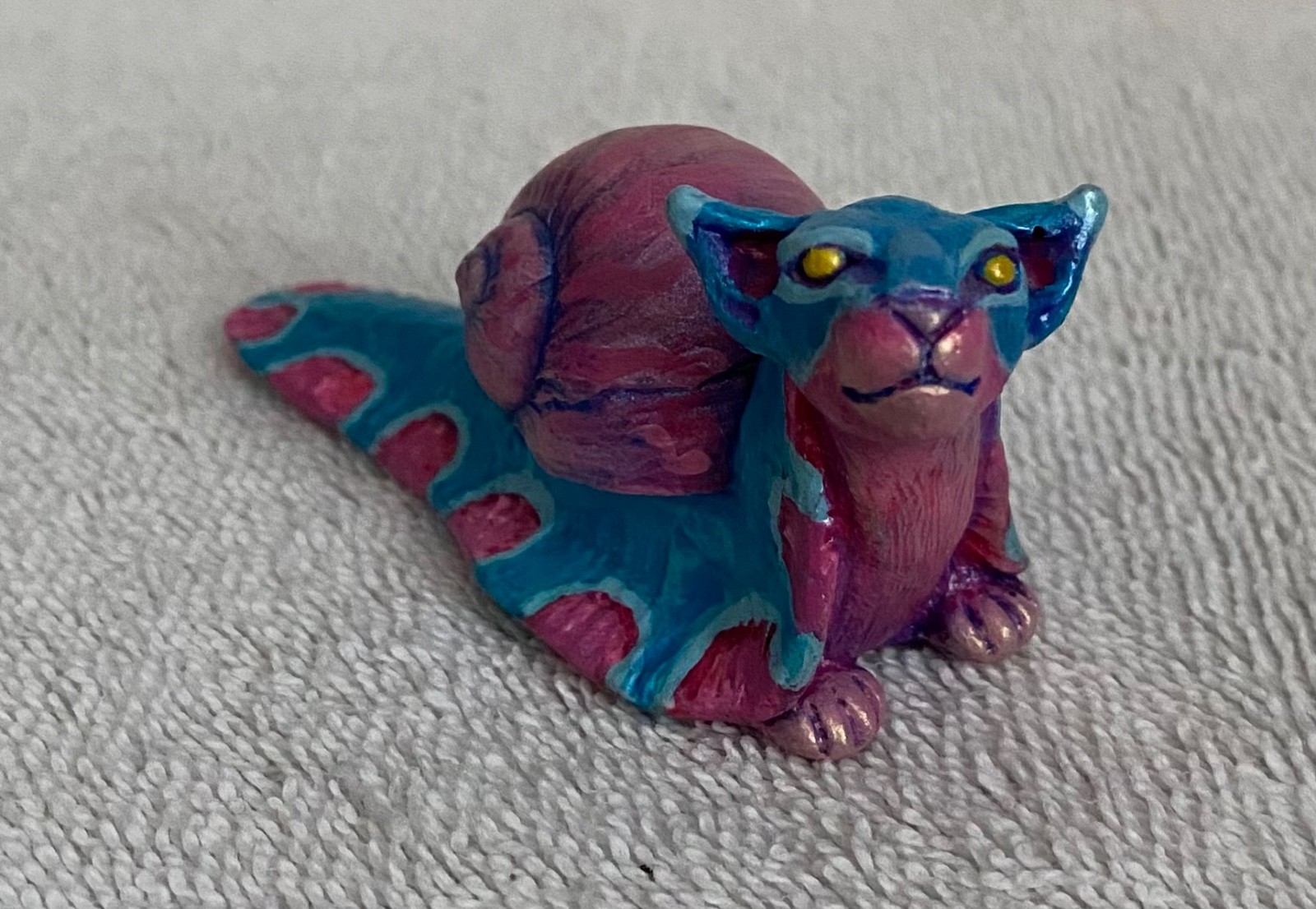 Snail Sphynx Kitty Cat Figurine - \ Snail Sphynx Kitty Cat Figurine - \