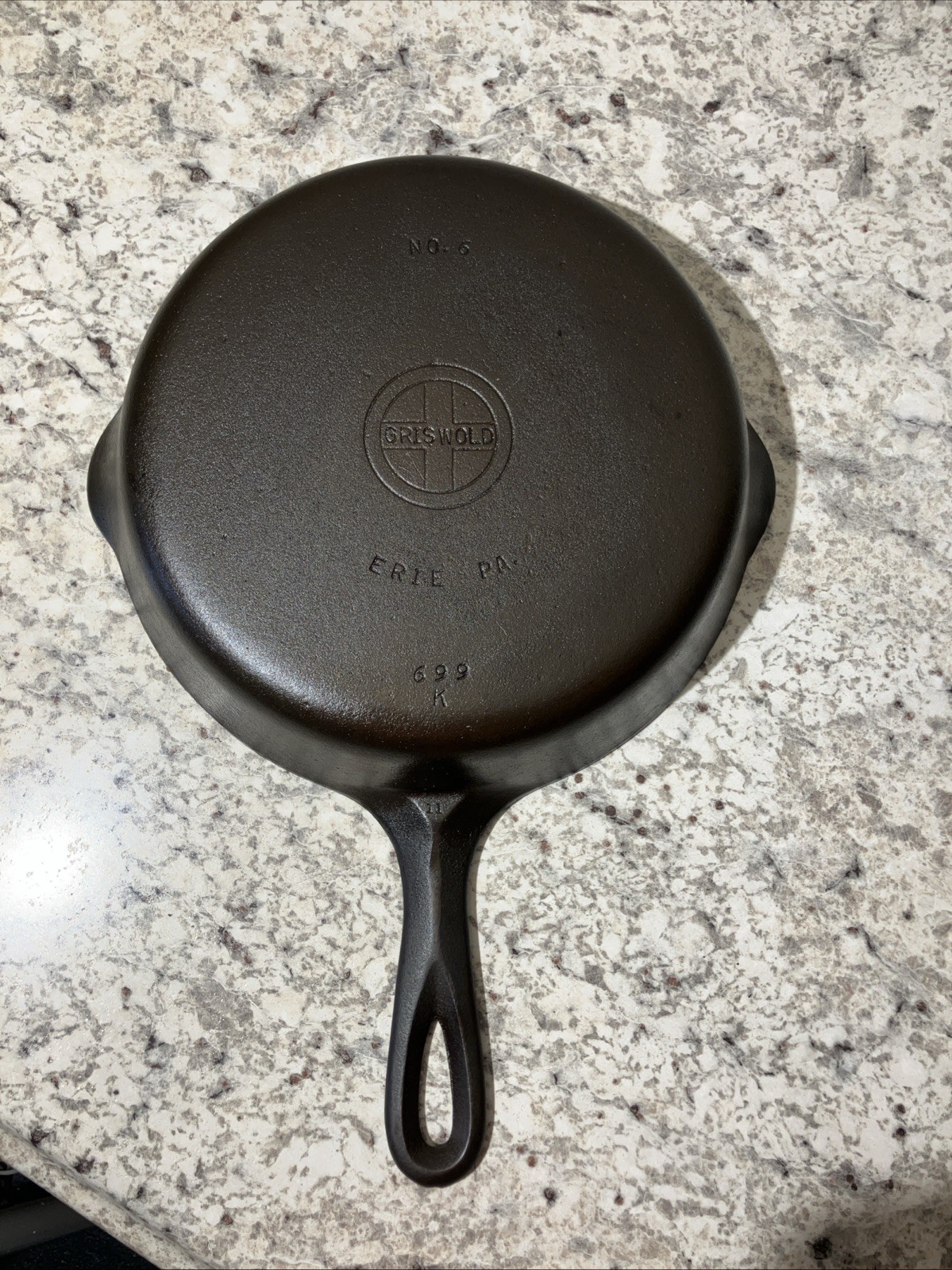 Vintage Griswold No. 6 Cast Iron Skillet 699 K Erie PA Small Logo