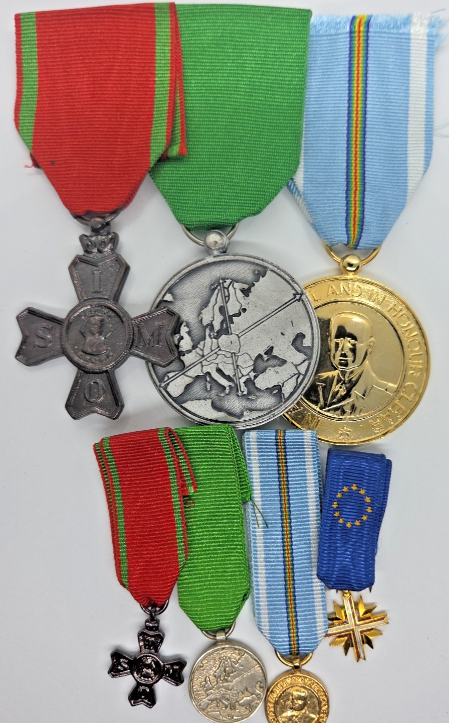 Lot European Association 3 Commemorate Medals +4 Mini Order Sphinx & other Ally Lot European Association 3 Commemorate Medals +4 Mini Order Sphinx & other Ally