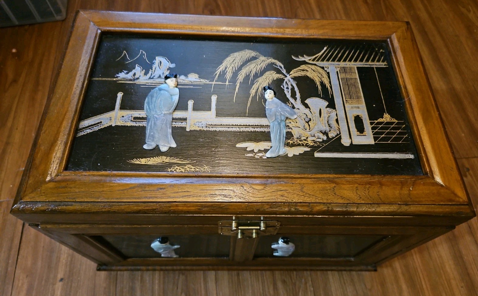 VTG ASIAN Musical JEWELRY BOX Geisha Figures, Drawers 14x12x10 Brass Hardware VTG ASIAN Musical JEWELRY BOX Geisha Figures, Drawers 14x12x10 Brass Hardware