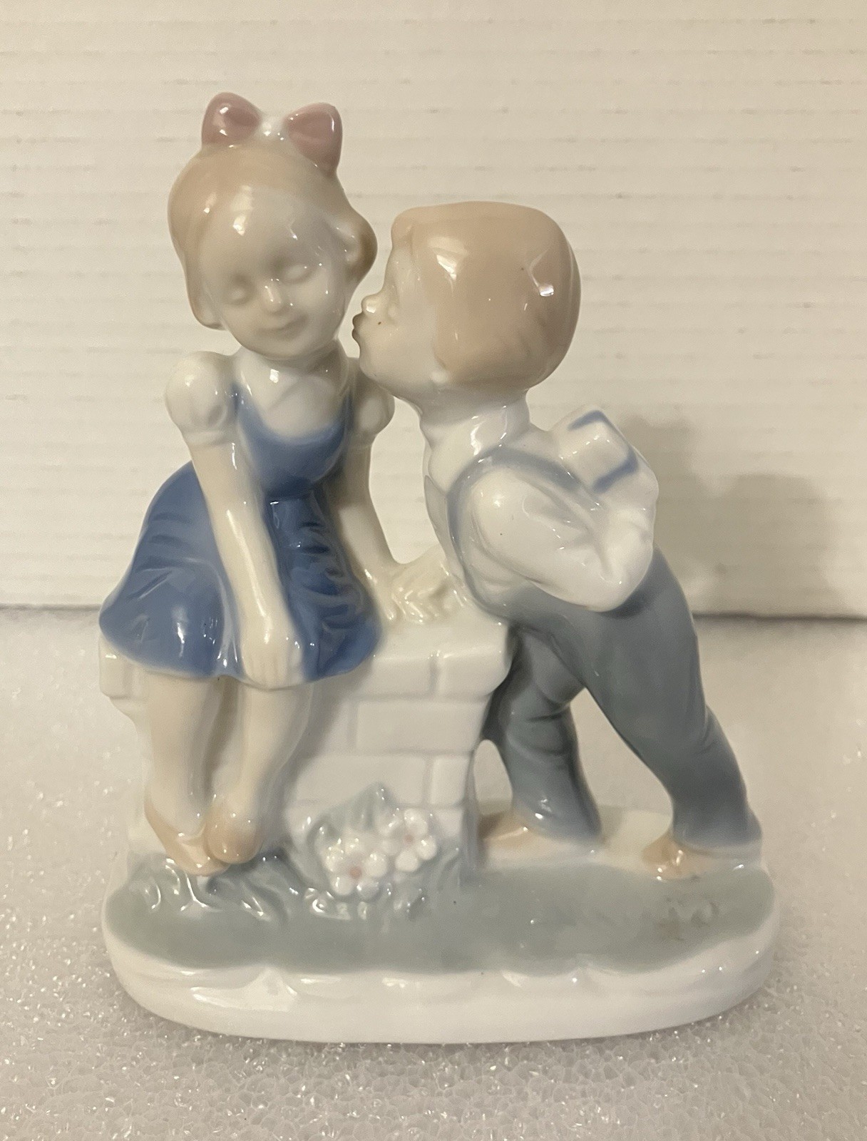 Vintage Pair of Kissing Boy/Girl Porcelain Figurines Made in Japan