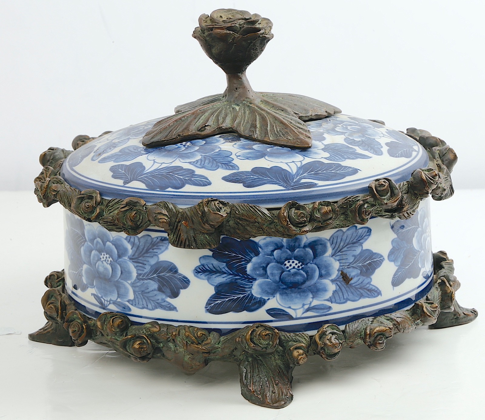 Maitland Smith Hand Painted  Porcelain Box Brass Ormolu Floral Rose Trinket Dish