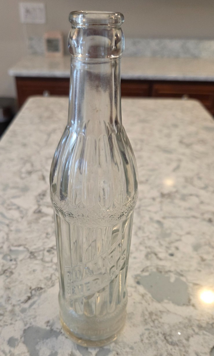 Vintage American Beauty Bottle Bottling Works Soda Pop Des Moines Iowa 7oz RARE