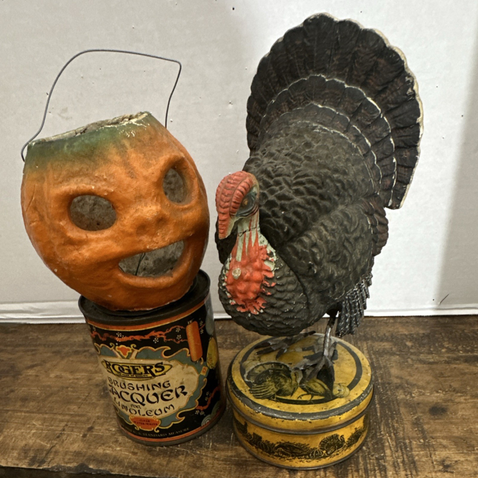 Turkey & Jack-o\'-Lantern on old tins  