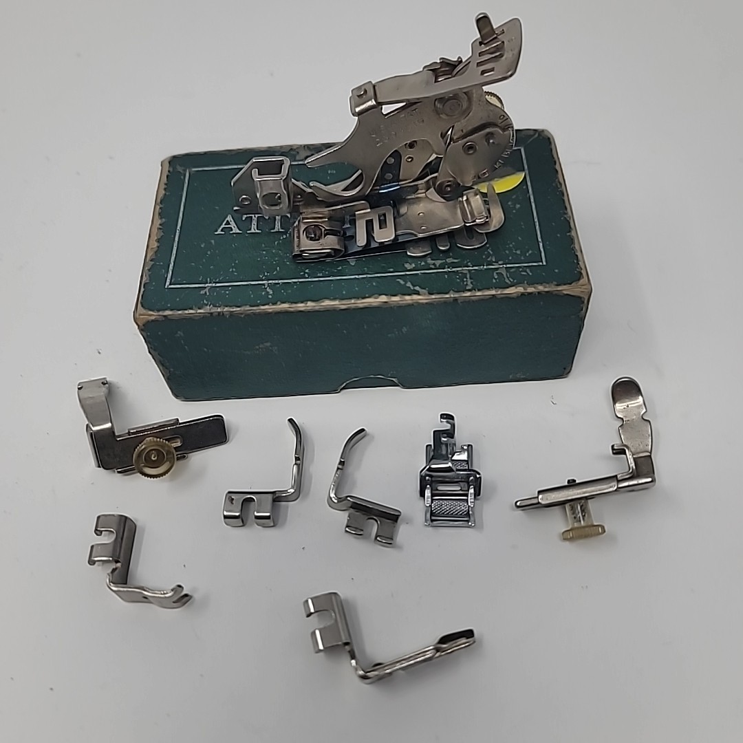 Lot 8 SINGER 2593519 125035 15429 160854