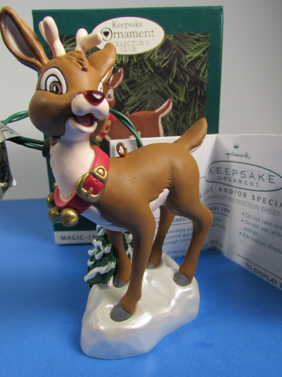 1996 Keepsake Magic Member Ornament RUDOLPH THE RED NOSED REINDEER **VIDEO**