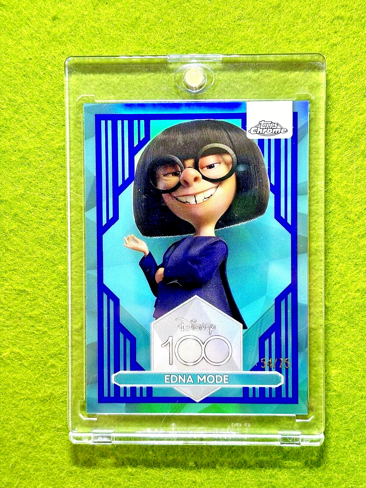 EDNA MODE of THE INCREDIBLES Disney 100 BLUE REFRACTOR #/75 SP 2023 Topps Chrome