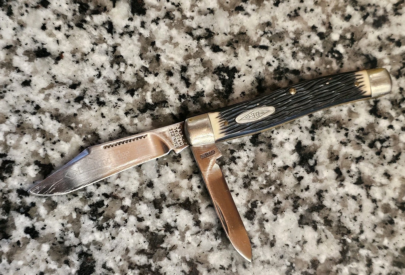 Vintage Imperial Diamond Edge 352 2 Blade Folding Pocket Knife - 6 3/4