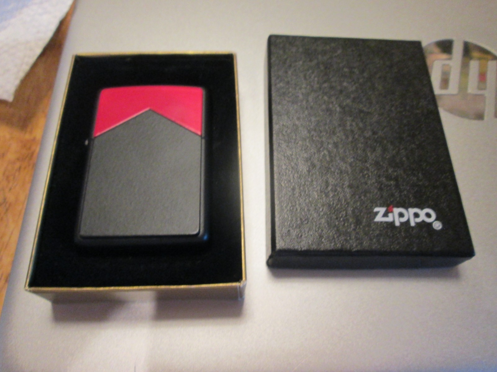 Vintage 1997 Marlboro Red Roof Black Matte Zippo Lighter New In Box Unfired