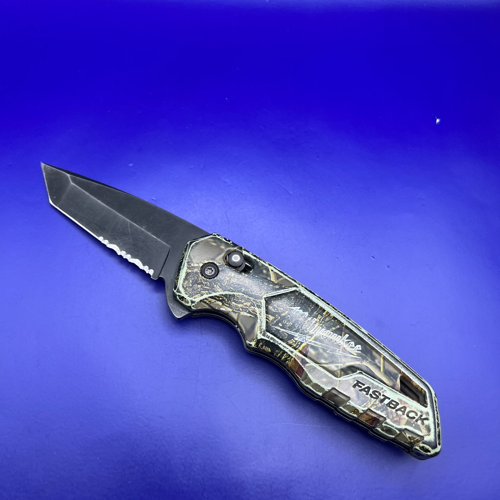 Milwaukee FASTBACK 48-22-1535 Camo Tanto Folding Knife