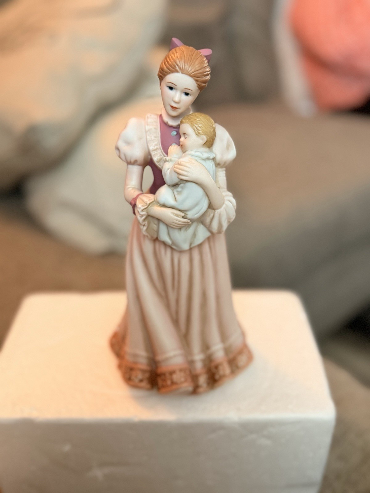 Home Interiors Homco Comforting Arms 14014-99 Mother & Baby Figuruine Porcel Home Interiors Homco Comforting Arms 14014-99 Mother & Baby Figuruine Porcel