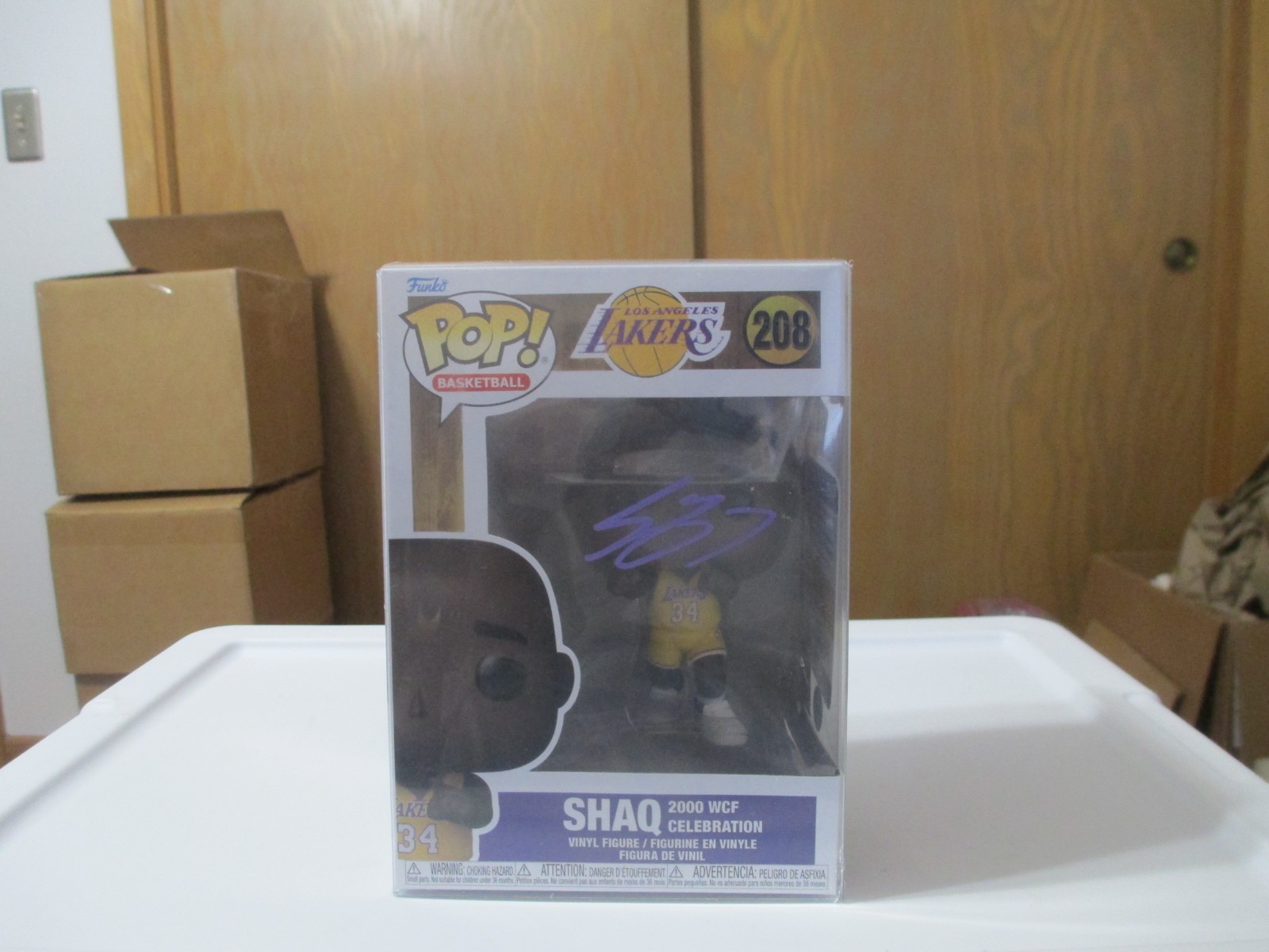 Autographed Shaquille O\'Neal Los Angeles Lakers  Funko Pop 208 NIB Prot Cov COA