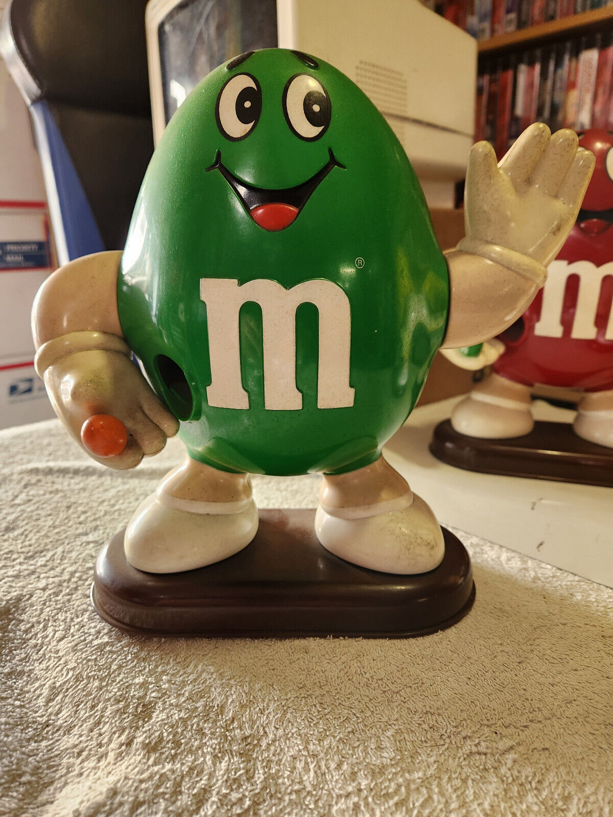 M&M\'s RARE GREEN Peanut Dispenser 1992 10\