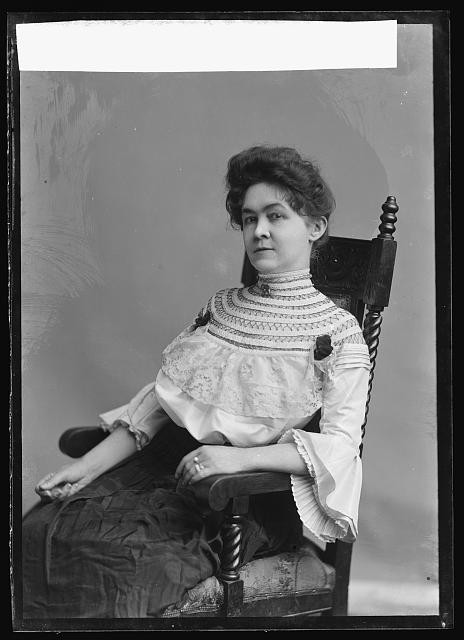 Photo:Mrs. W.S. Dickson Portrait 1903 1905