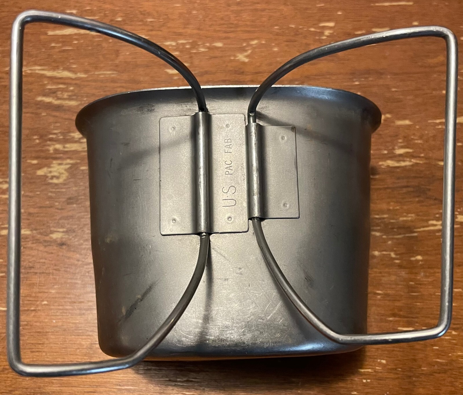 US Military Surplus 1-Quart Metal Canteen Cup w/ Butterfly Wire Handle GC