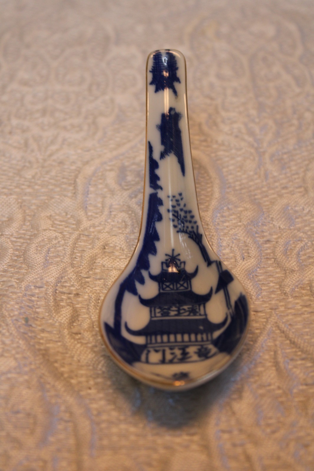 Vintage Pagoda Soup Spoon 5.5\