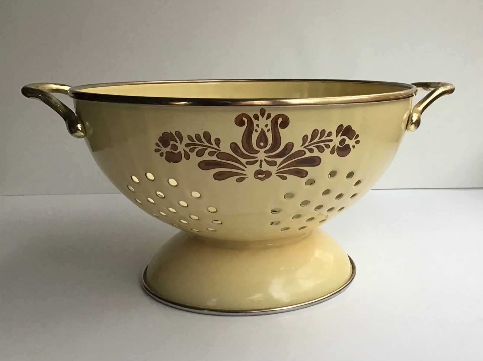 Vintage Pfaltzgraff Village Metal Colander Enamelware Strainer