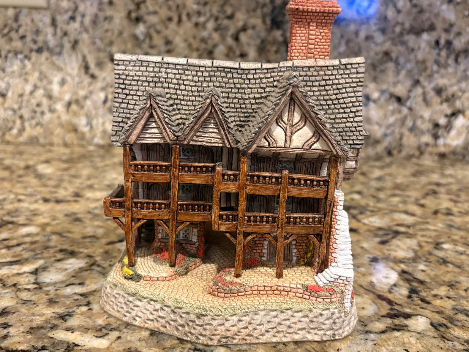 David Winter The Grange Ceramic & Porcelain Tudor-Style Cottage