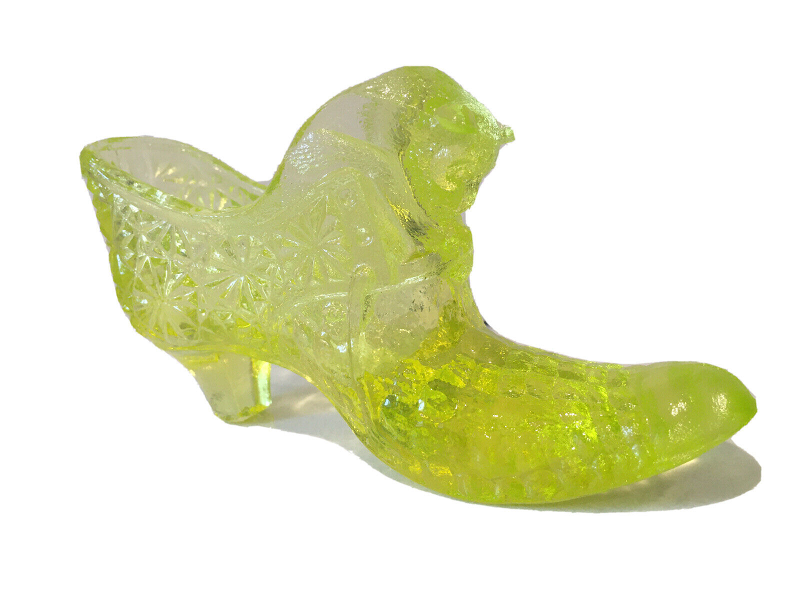 Boyd’s Art Glass’s Vaseline Cat Slipper Figurine #167 Millennium Surprise-Glows