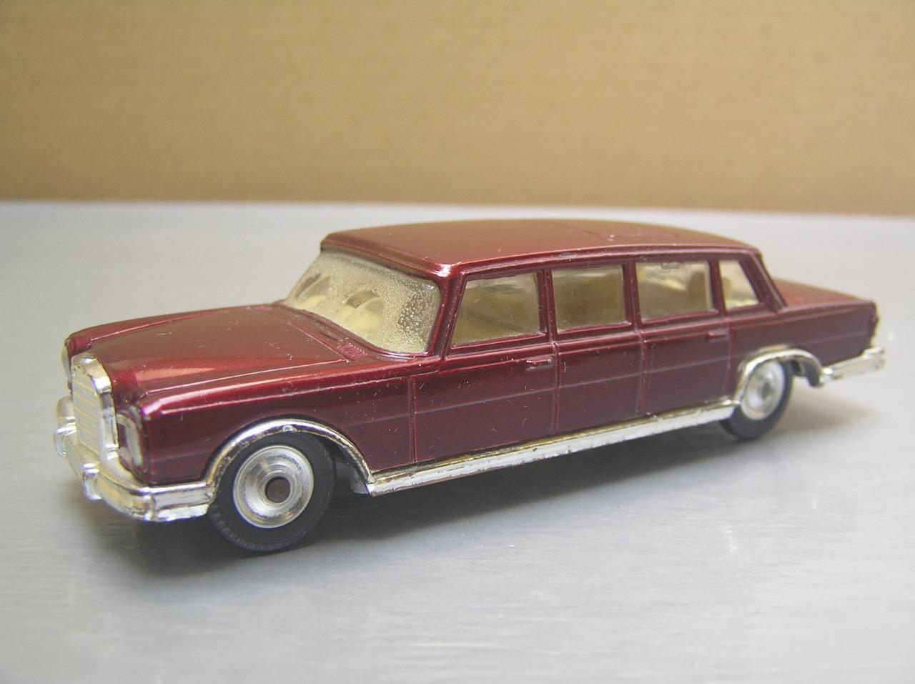 Corgi Toys 247 Mercedes Benz 600 Pullman Limousine with operating wipers EXC