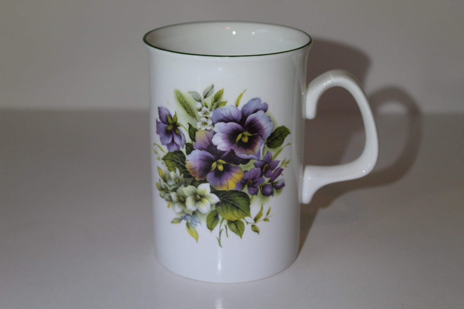 Duchess Fine Bone China Pansy Floral 10 oz Coffee / Tea Mug - Made in England