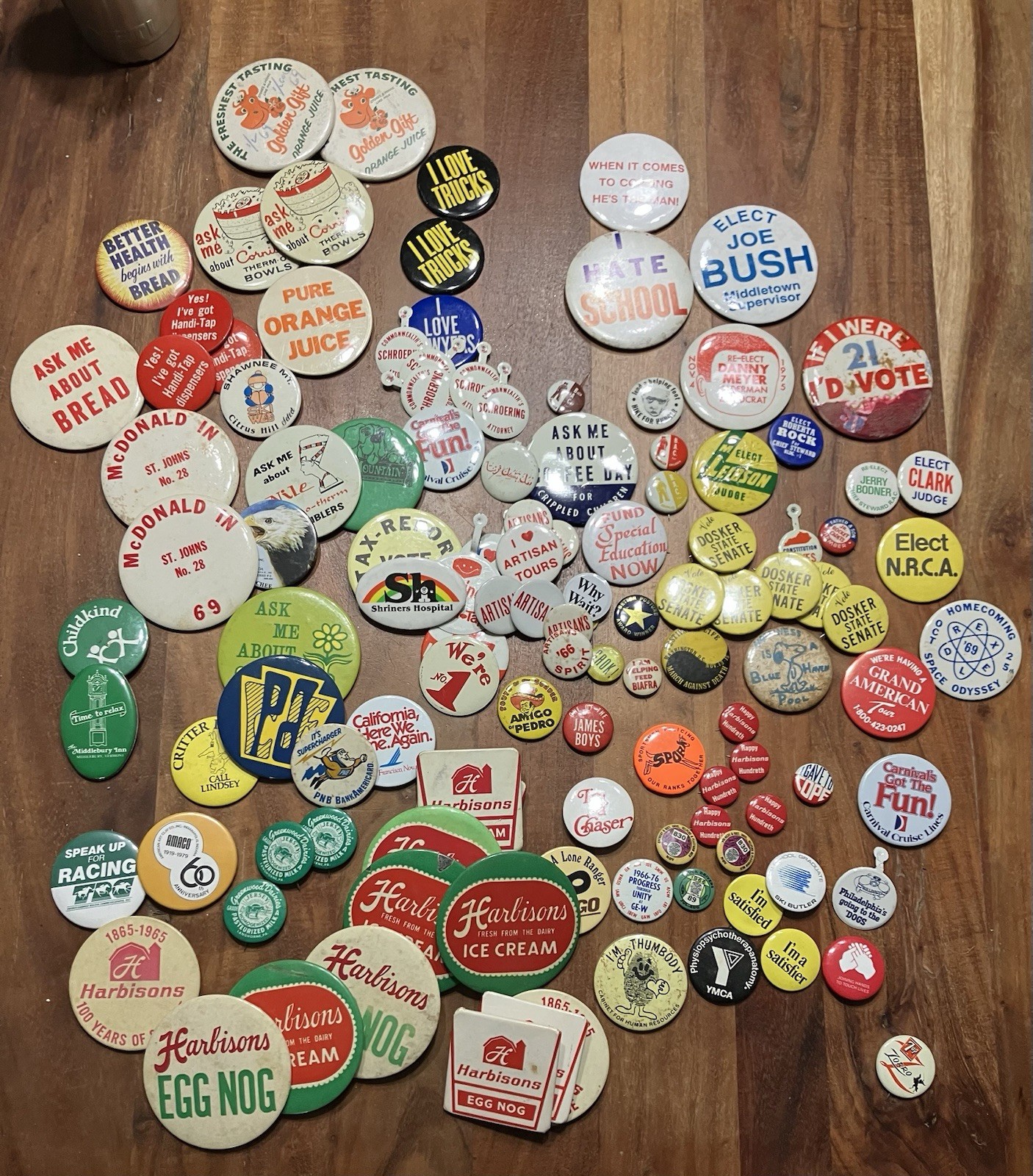 VTG PIN BUTTONS LOT OF 100 Plus Dairy Political Some Wear