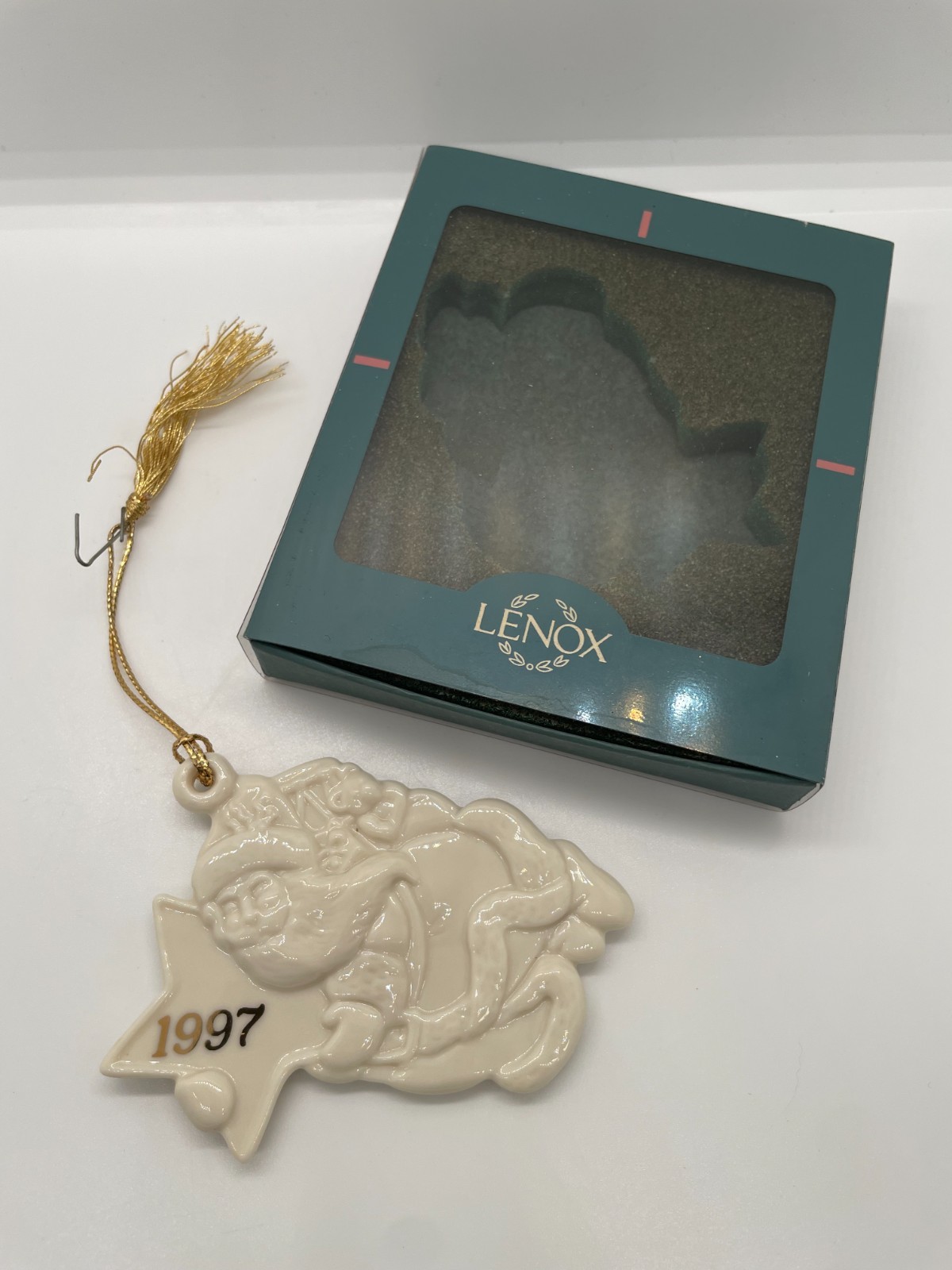 Lenox 1997 Santa\'s Shining Star Christmas Ornament Lenox 1997 Santa\'s Shining Star Christmas Ornament