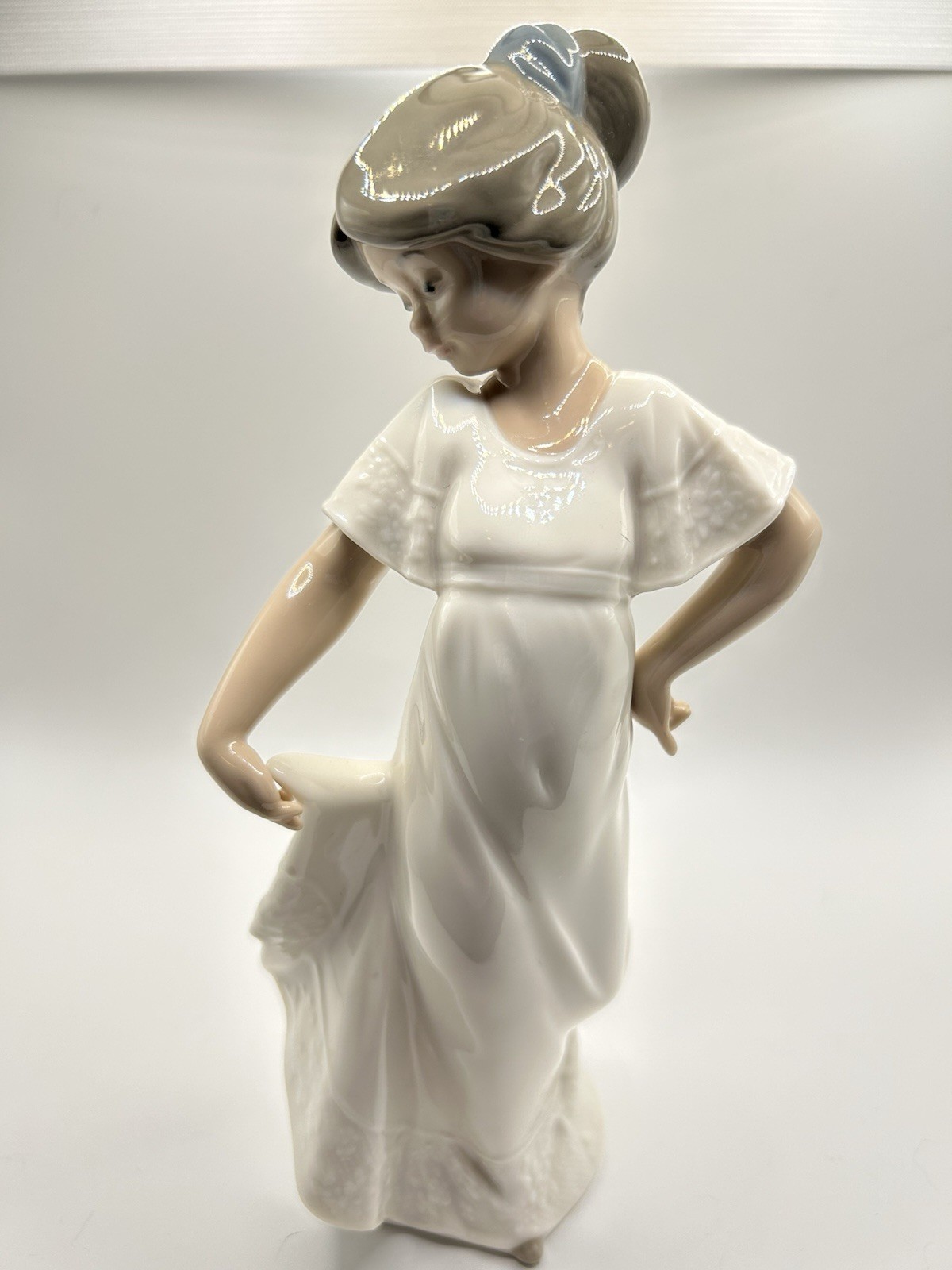 NAO By Lladro Daisa 1989 #1110 Pretty Girl Dancing No Box