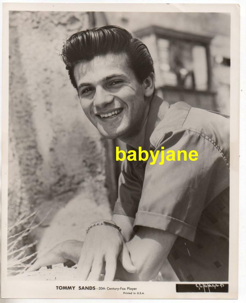 TOMMY SANDS ORIGINAL 8X10 PHOTO HANDSOME PORTRAIT 1950\'s 20th CENTURY FOX
