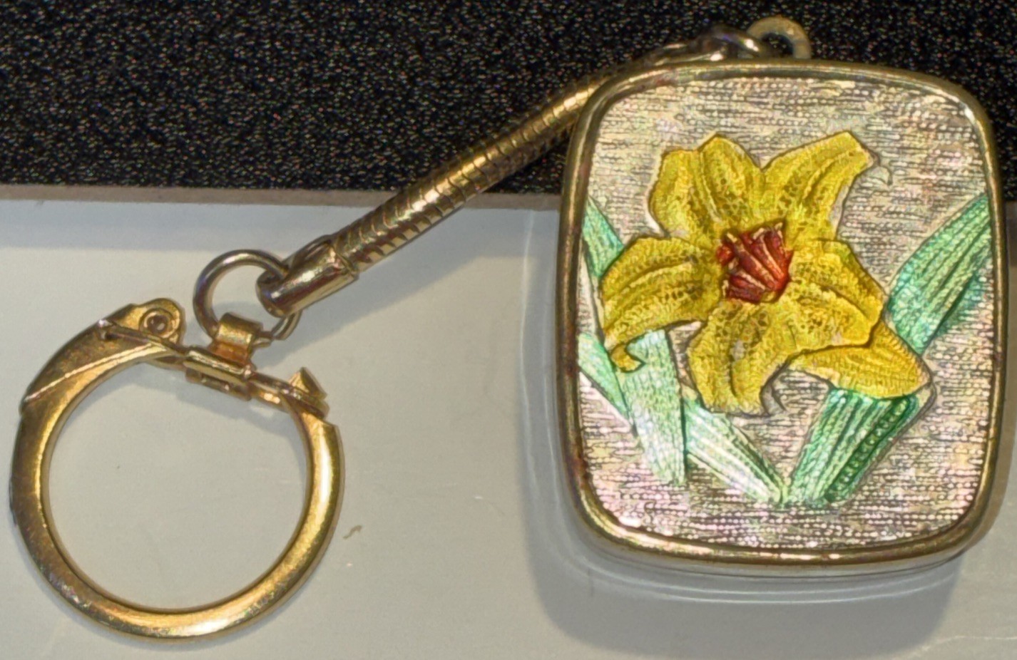 Vtg Gold Tone floral Music Box Key Chain Sankyo Japan plays Blue Danube Waltz