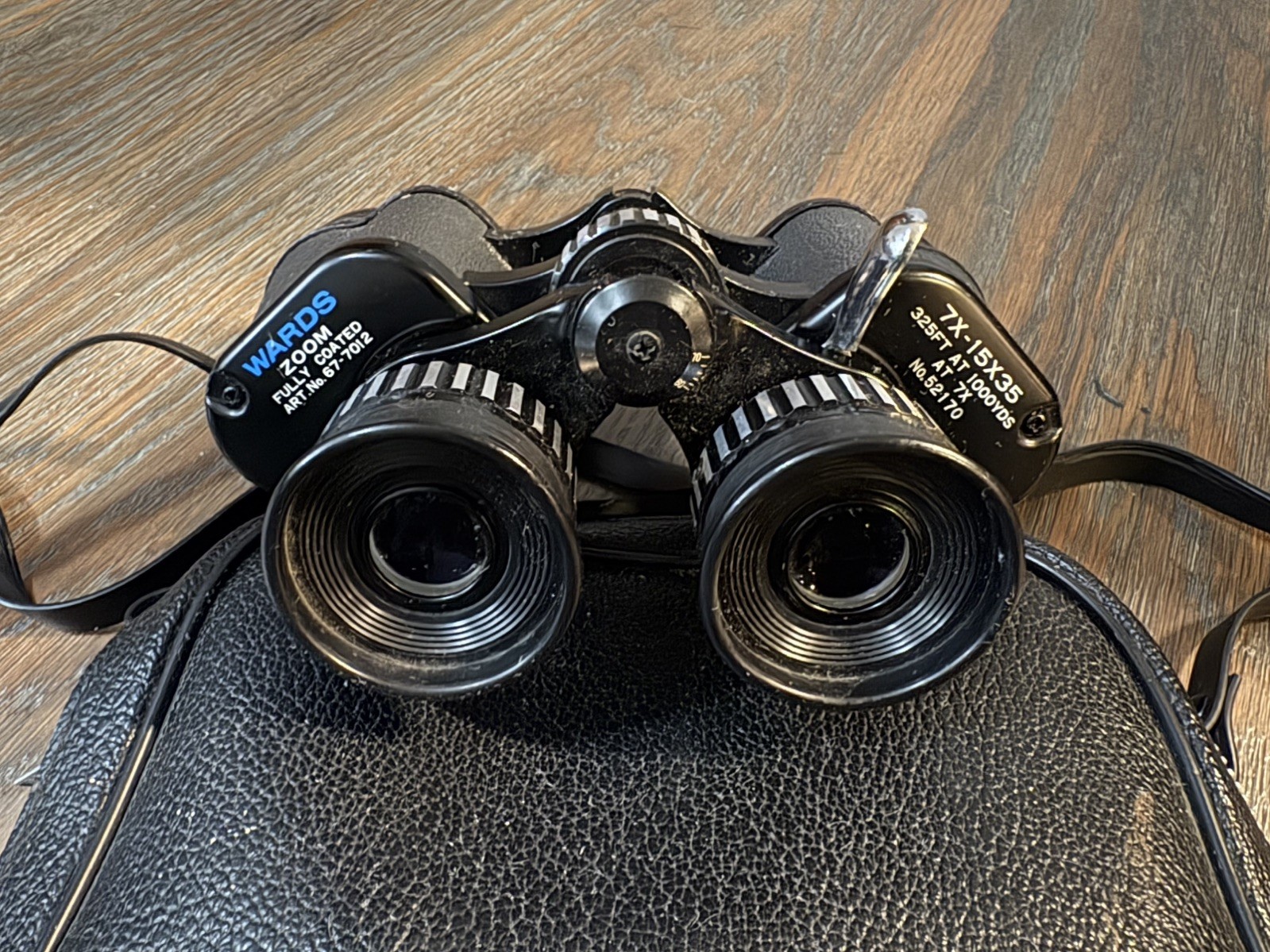 Vintage Wards Focus Zoom Fully Coated 7X - 15x35 325 FT at 1000 YDS Binoculars