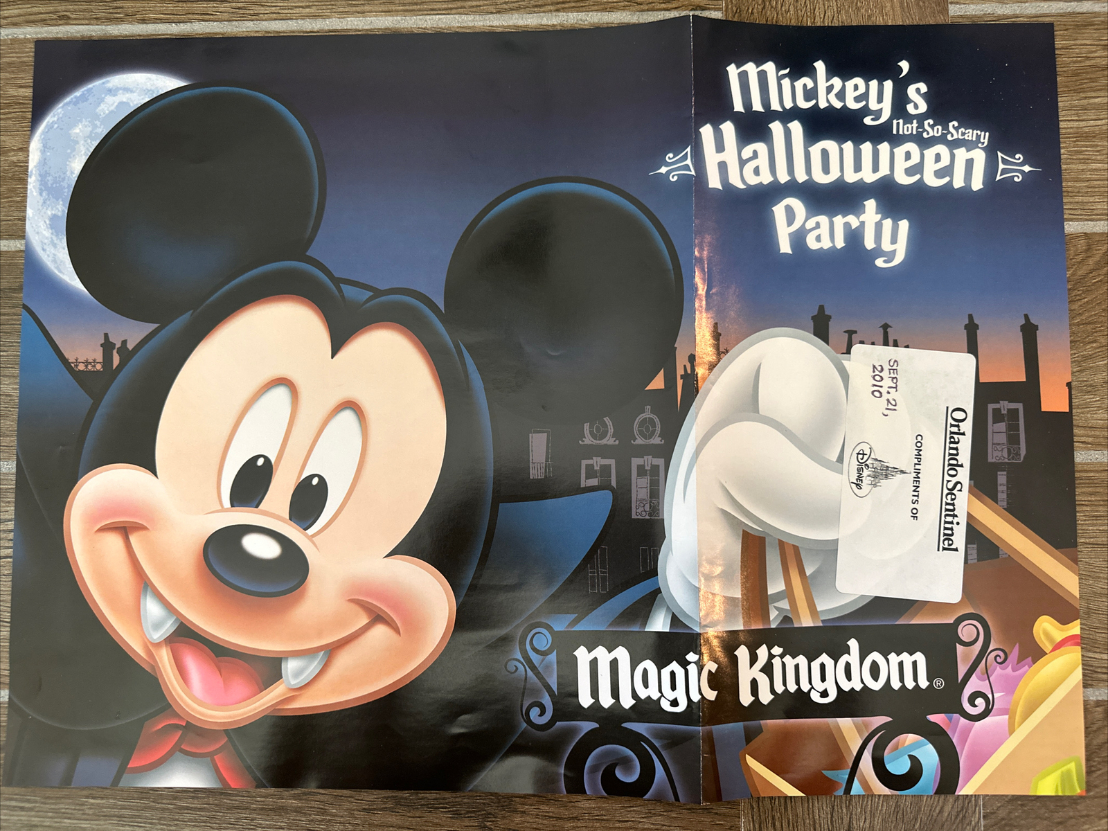 Disney Mickey\'s Not So Scary Halloween Party 2010 Newspaper Insert XTREMELY RARE