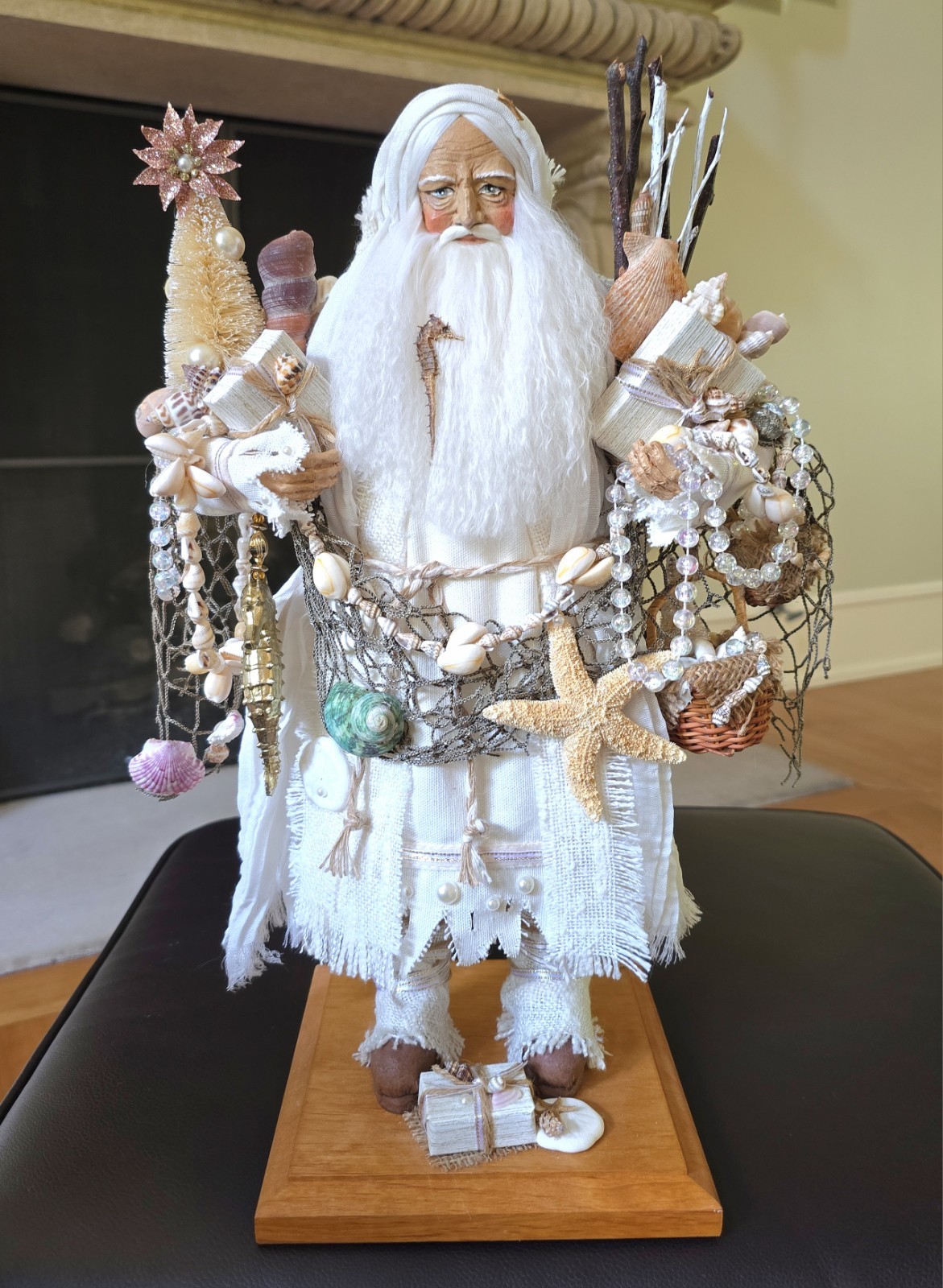 LYNN HANEY Santa Beachcomber The Shell Collector 1991 Coastal Seaside Signed