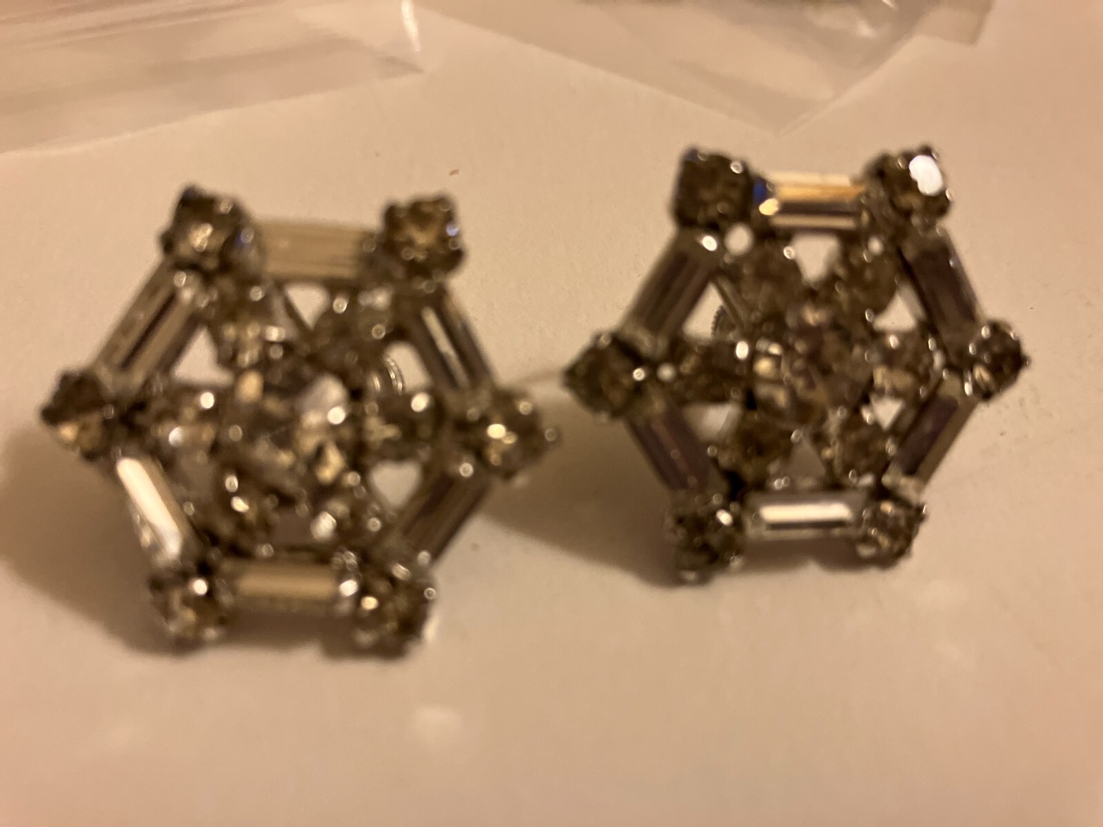 VINTAGE ESTATE starburst rhinestone screw back earrings