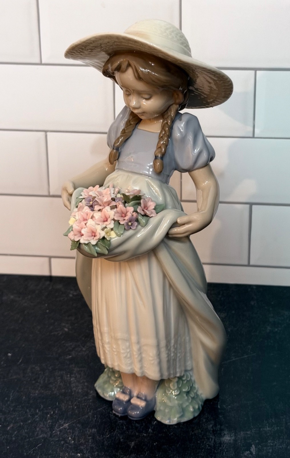 LLADRO BOUNTIFUL BLOSSOMS #6756 / IN ORIGINAL BOX with Certificate