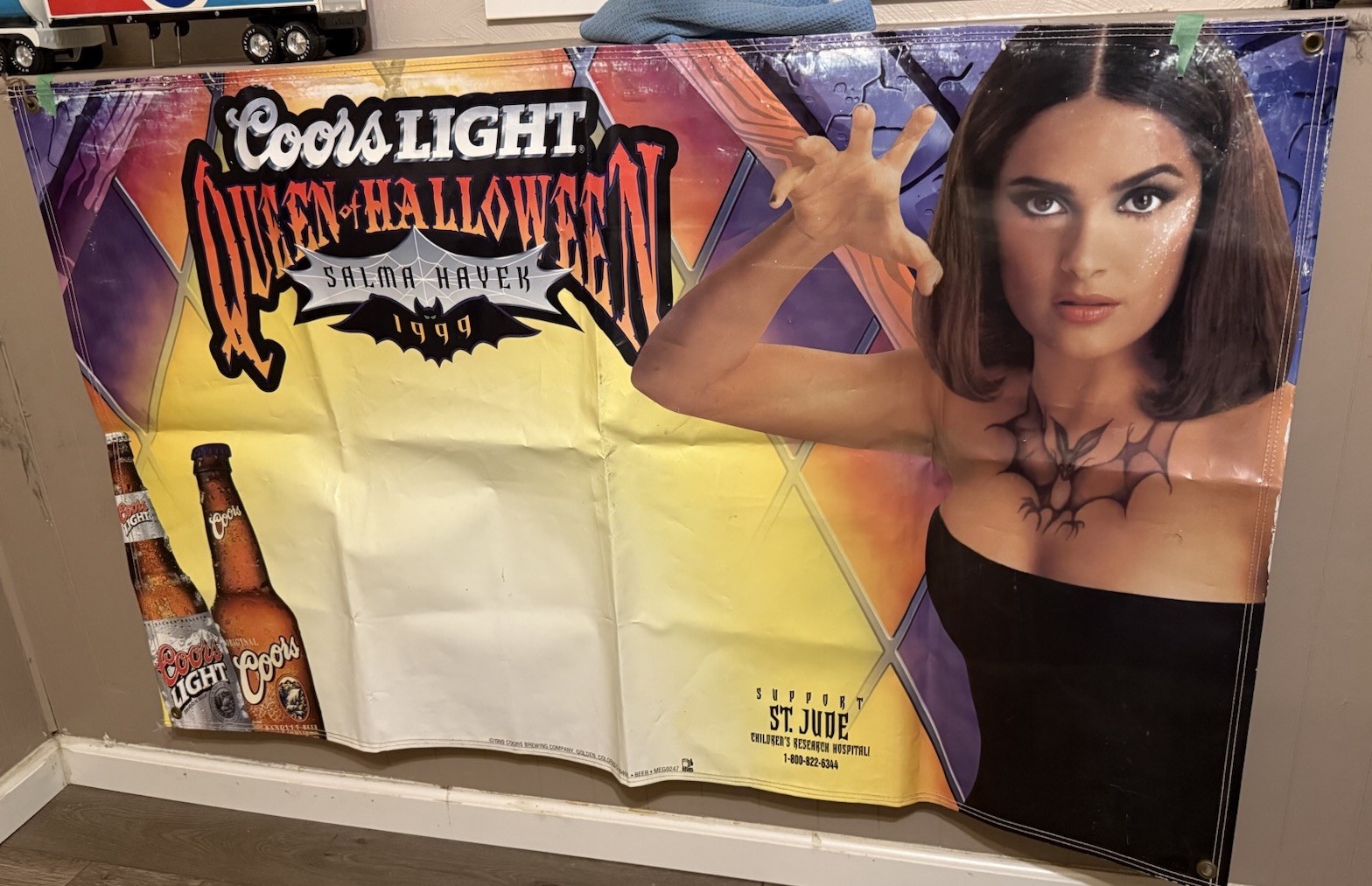 1999 Coors Light Salma Hayek Queen of Halloween 60x36 Vintage Beer Banner