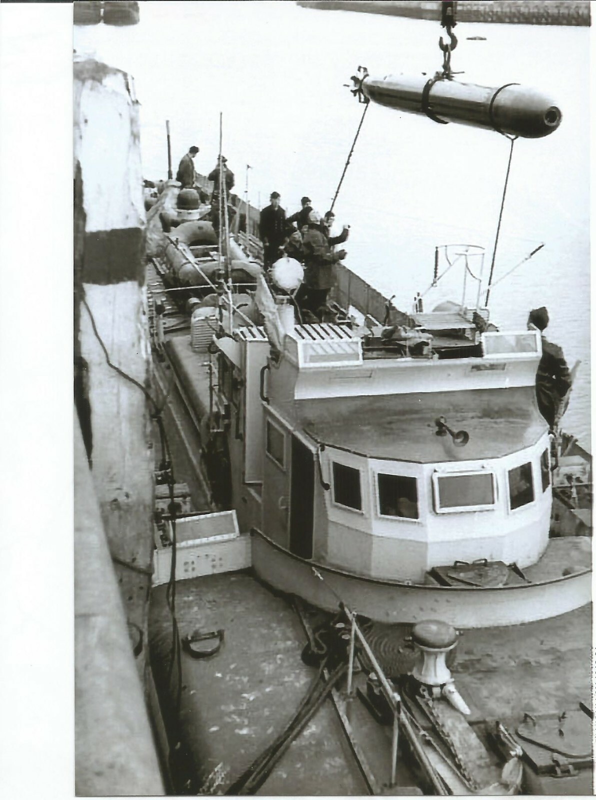 WW II German Photo ** Torpedo Boat Loading Torpedo **....