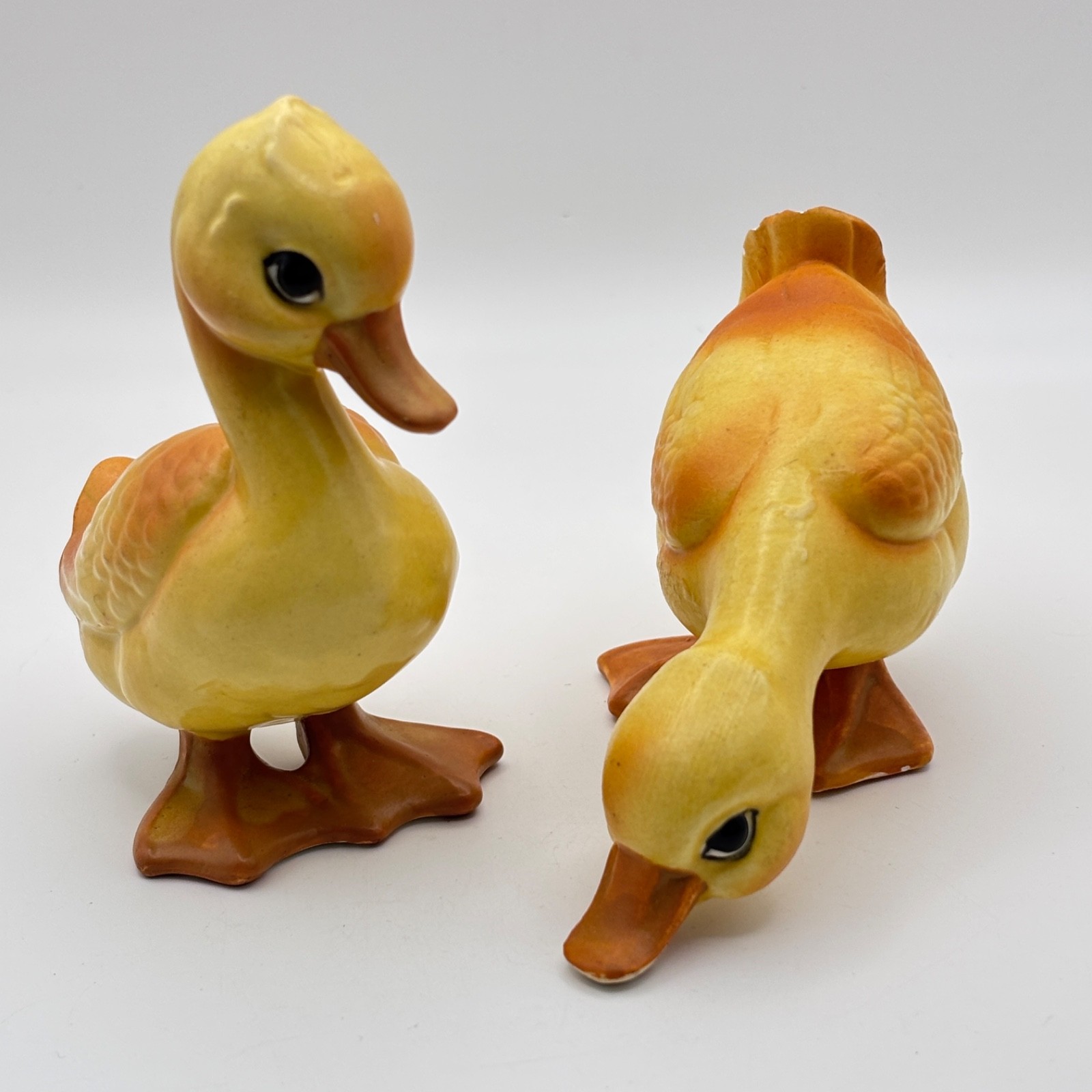 Pair of Lefton Vintage 4 inch Yellow Ducks Ducklings Cottage Core H6981 READ