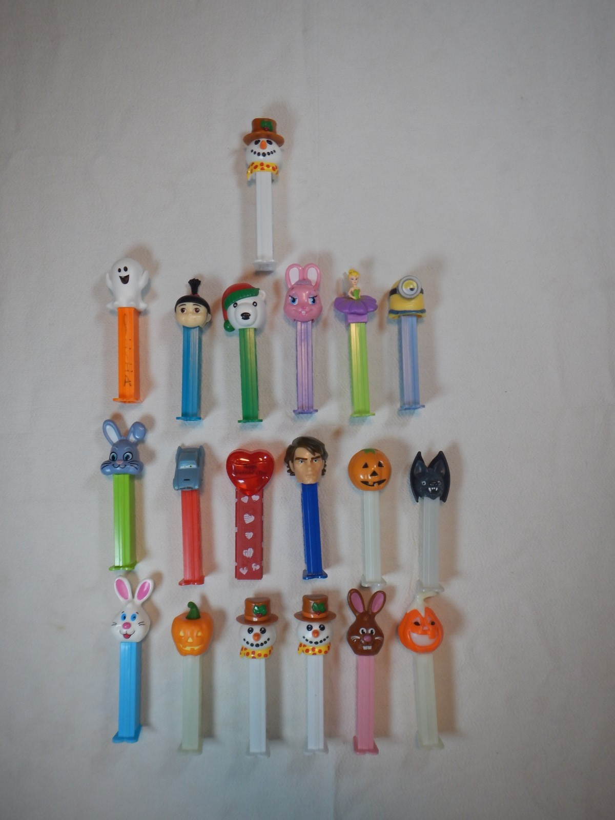 D93-Vintage Pez Dispenser Lot of 19