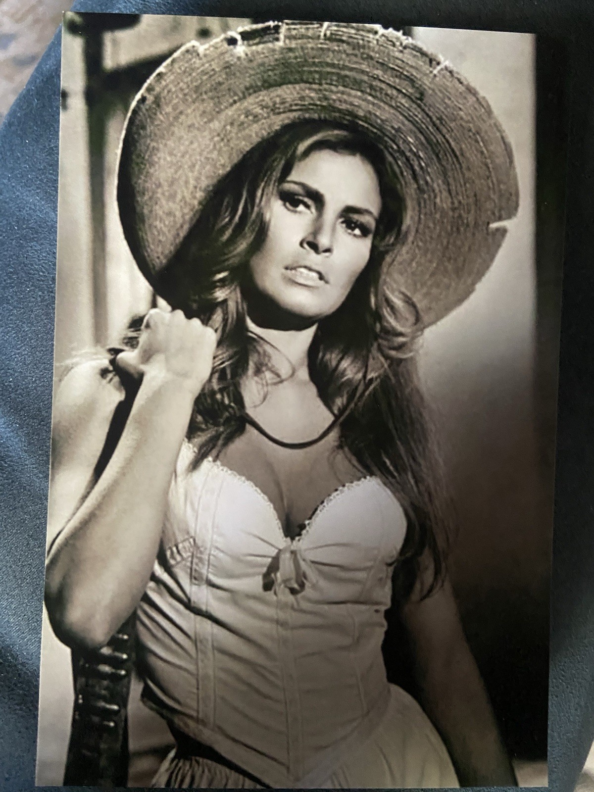 Raquel Welch - Beautiful Young Hollywood Actress Celebrity 4x6” B&W Photograph
