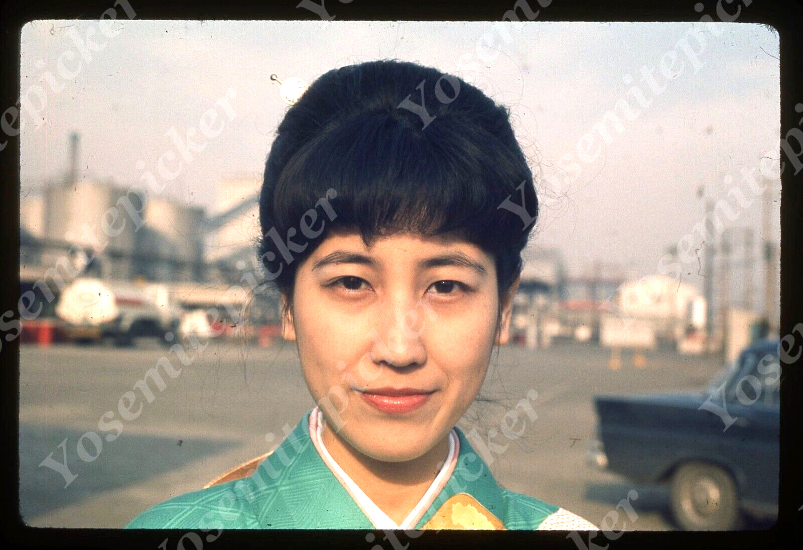 sl94 Original slide 1972 Japanese Geisha woman car Esso plant 226a sl94 Original slide 1972 Japanese Geisha woman car Esso plant 226a