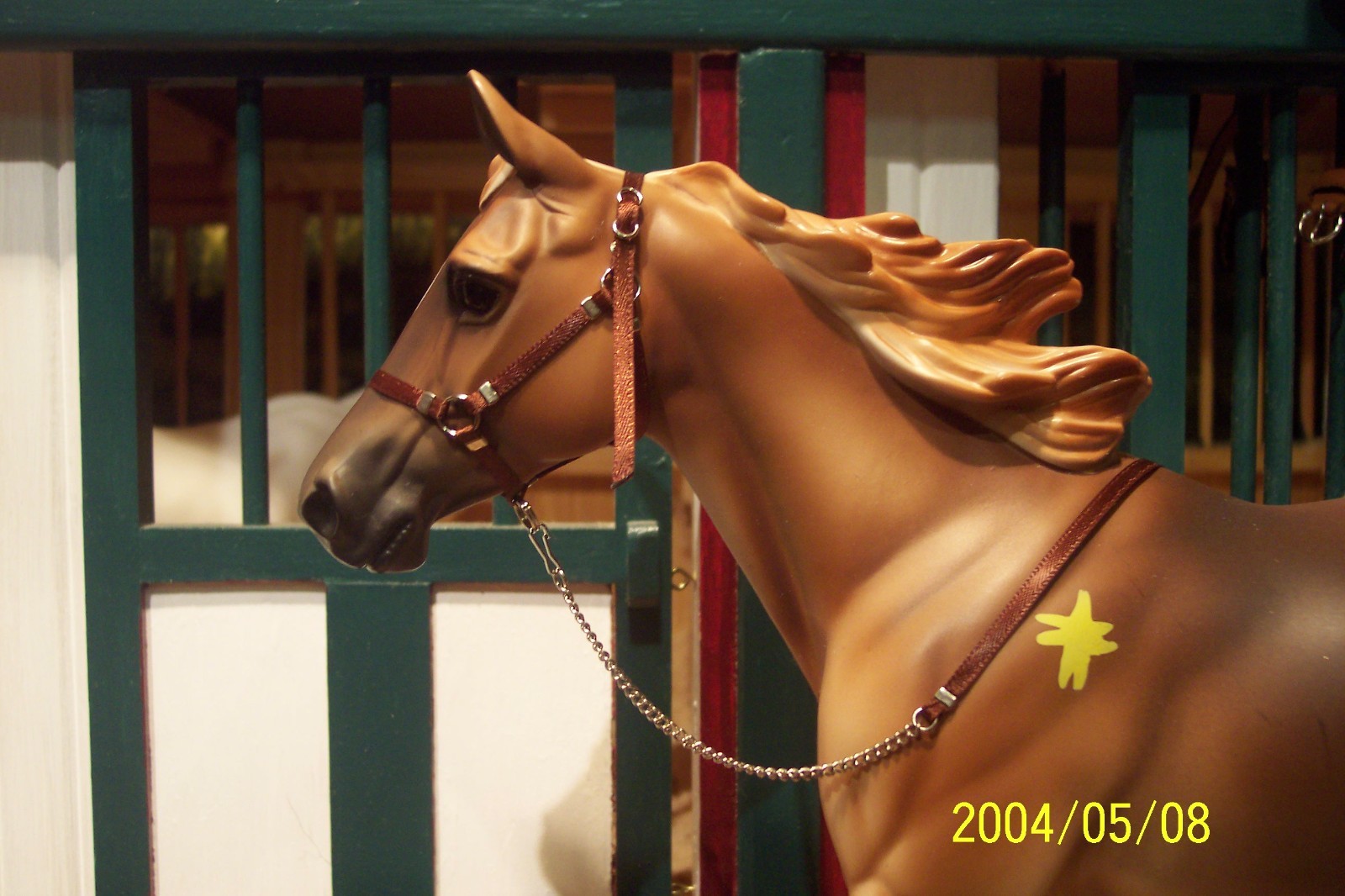 Jaapi BROWN halter w/chain lead-fits Breyer traditional, not for real horses