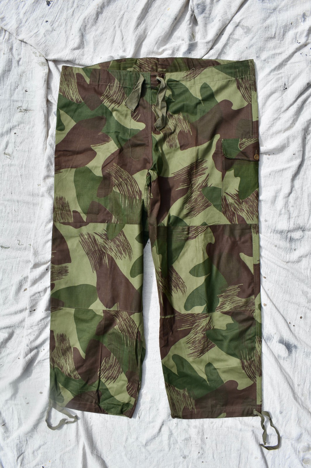 Deadstock Vtg 1954 TAWO Belgian Army Brushstroke Camouflage Para Pants BIG
