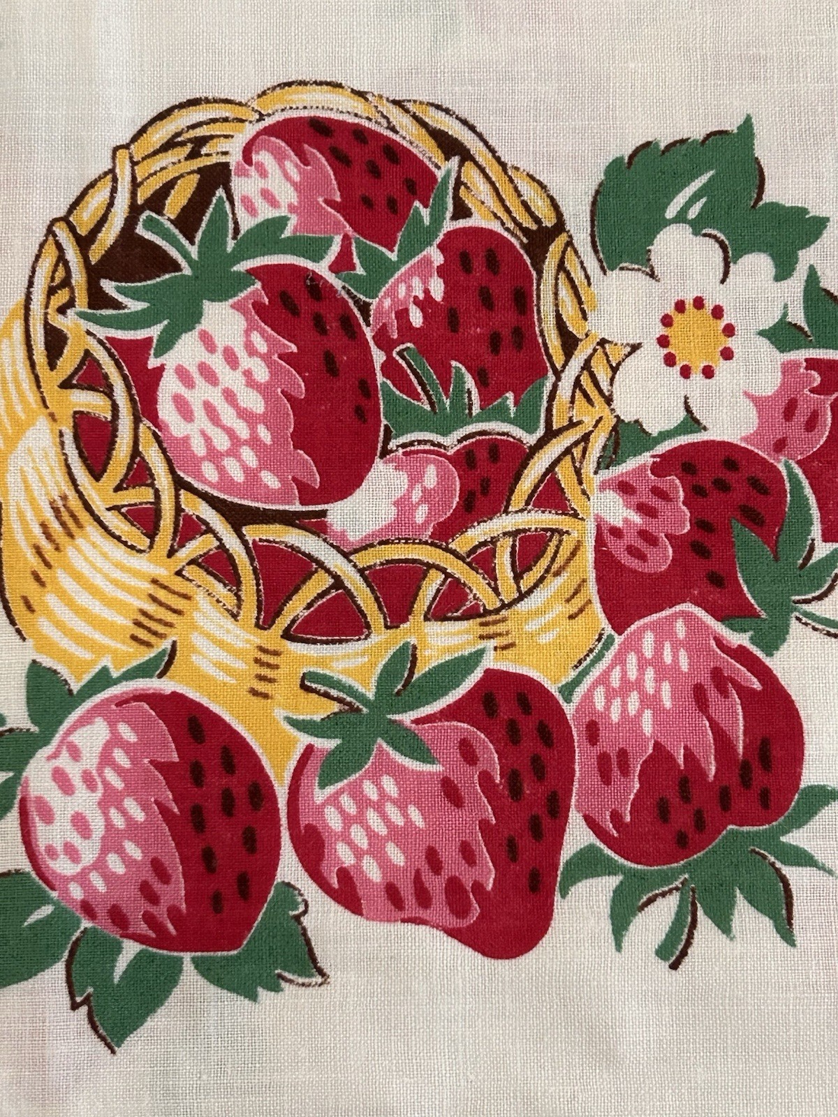 VTG COTTON FABRIC 1940-50s STRAWBERRY BASKETS 2 PIECES ALMOST 6 YARDS X 35” WIDE